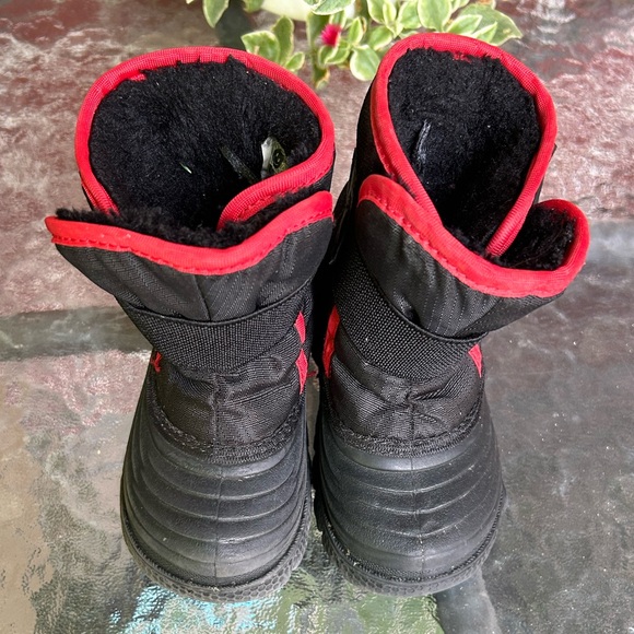 Ice fields | waterproof black winter boots | size 6 - Picture 4 of 12